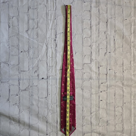 Fox & Chave Historic Royal Palaces Magenta Silk Neck Tie - Picture 3 of 8